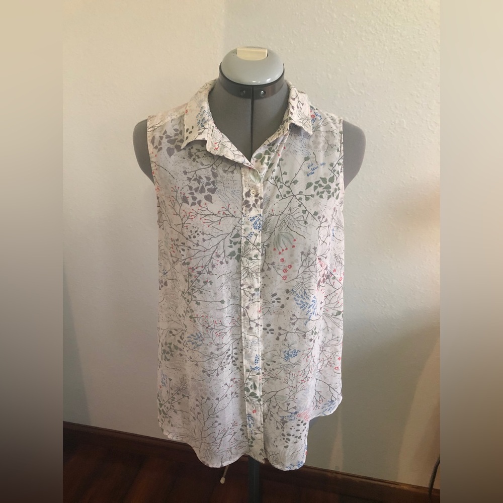 H&M French floral button down blouse